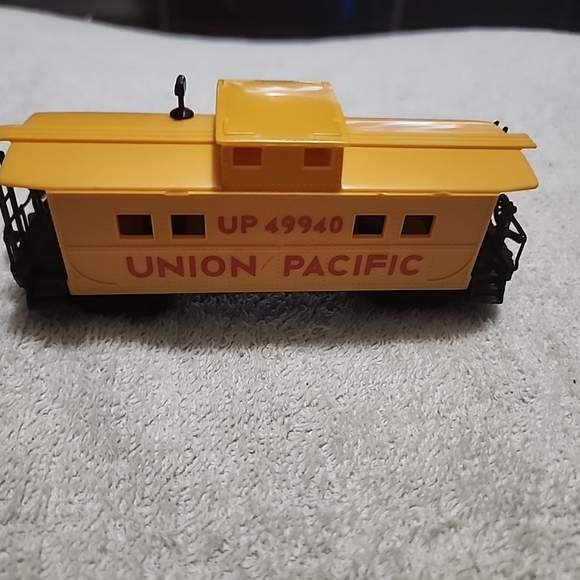 Life-Like Trains Union Pacific Caboose 49940 - Picture 2 of 6